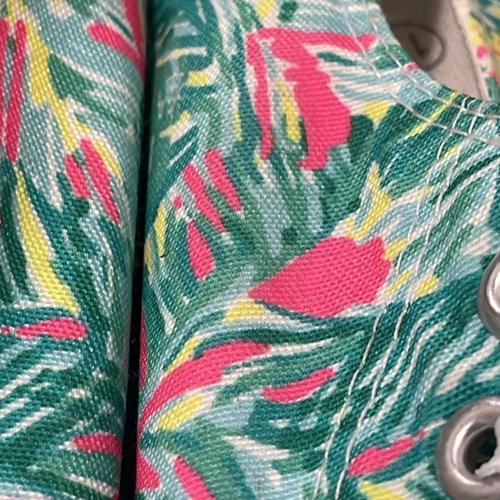 Women’s green pink floral fashionion sneakers size  11 - Picture 8 of 11